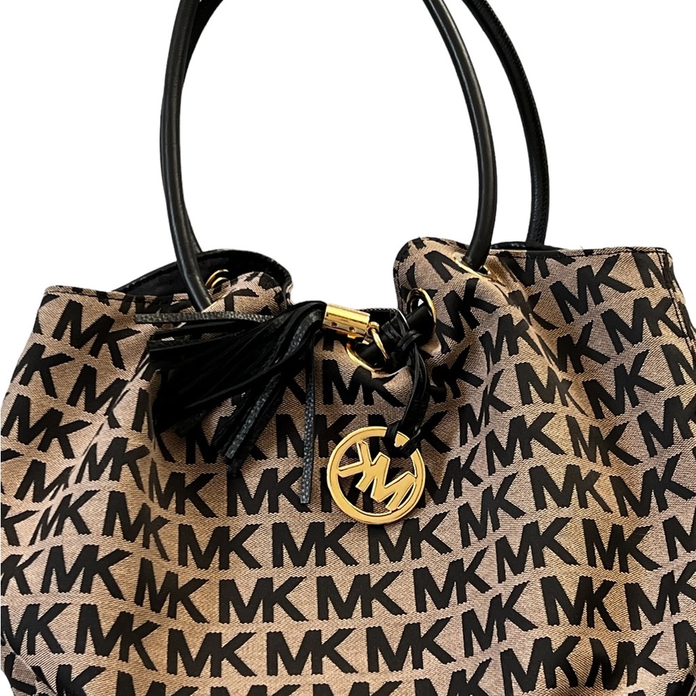 MICHAEL KORS EUC BAG